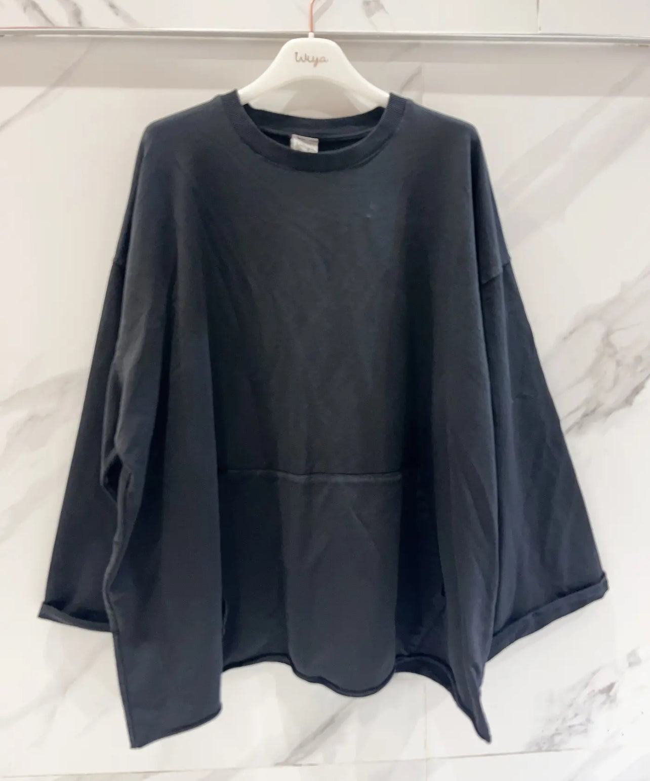 T004 - T-shirt oversize modèle Unika, noir