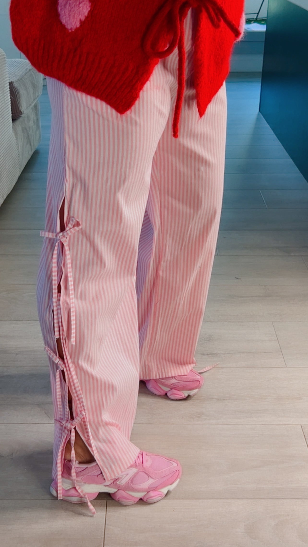 Pantalon modèle Oxford, rayé rose